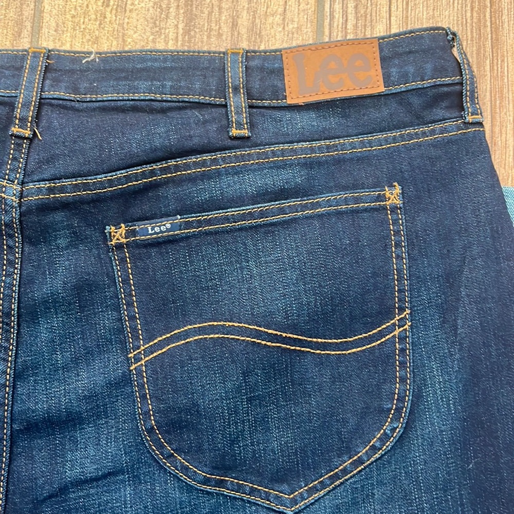 NWT - Lee Capri Mid Size Jeans - Picture 4 of 8